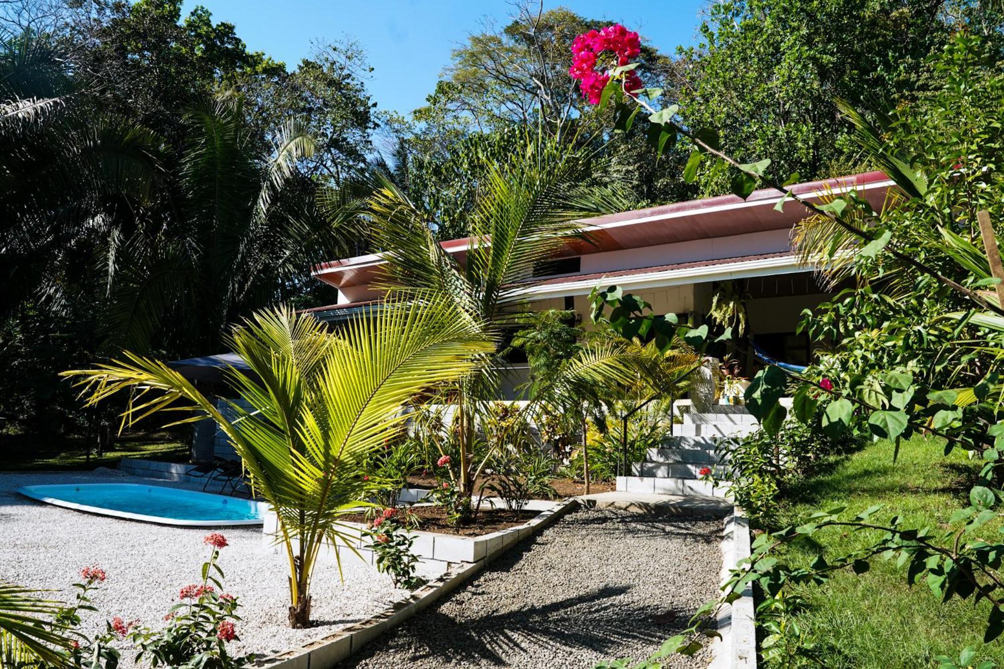 House In The Palm Forest Puerto Carrillo Eksteriør billede